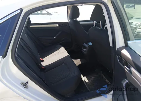 2017 Volkswagen Passat 1.8T S z USA, uszkodzony, nr VIN 1VWAT7A35HC017915